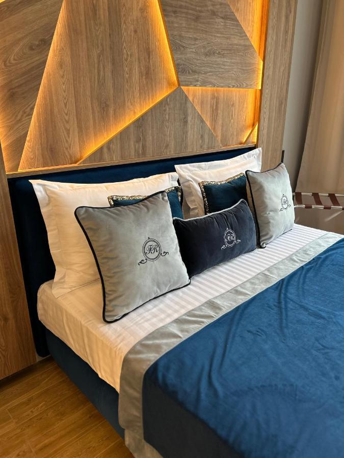 Central Family Boutique Apartments 2 Lwów Zewnętrze zdjęcie